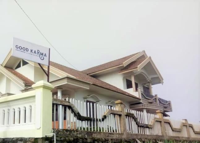Good Karma Bromo Guesthouse エクステリア 写真
