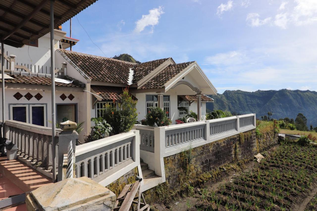 Good Karma Bromo Guesthouse エクステリア 写真